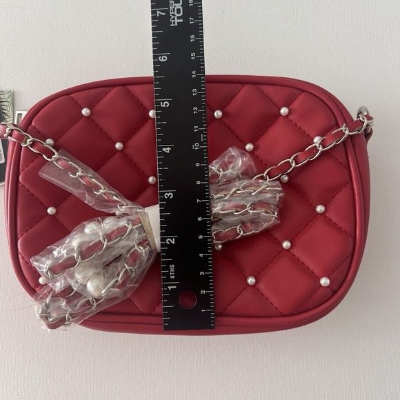 Badgley‎ Mischka Red Quilted Crossbody Pearl Studded Bag Vegan Faux Leather - Picture 8 of 9